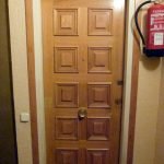 Qualitat i servei defineixen Fusteria de luxe Carpintería de lujo Ebenisteria Confer Andorra, que es caracteritza per un equip multidisciplinari i una oficina tècnica amb professionals de primera línia i anys d’experiència. Aquesta capacitat de treball permet fer realitat qualsevol disseny d’un arquitecte o interiorista a partir d’un simple esbós i, alhora, mantenir una interlocució amb el client que busca solucions per donar resposta a les necessitats funcionals d’un espai. Taller d’ebenisteria i fusteria de luxe i d’alta gamma. Som capaços de fer realitat un moble partint del plànol més detallat però també d’una idea mínima, un simple croquis, inspiració o element preexistent. En col·laboració amb arquitectes, interioristes i professionals del disseny, els nostres experts en fusta seleccionaran els materials i tècniques adequats perquè el moble adquireixi tot el seu potencial estètic i funcional i tingui un rendiment òptim en l’ús que se’n faci.