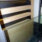 Qualitat i servei defineixen Fusteria de luxe Carpintería de lujo Ebenisteria Confer Andorra, que es caracteritza per un equip multidisciplinari i una oficina tècnica amb professionals de primera línia i anys d’experiència. Aquesta capacitat de treball permet fer realitat qualsevol disseny d’un arquitecte o interiorista a partir d’un simple esbós i, alhora, mantenir una interlocució amb el client que busca solucions per donar resposta a les necessitats funcionals d’un espai. Taller d’ebenisteria i fusteria de luxe i d’alta gamma. Som capaços de fer realitat un moble partint del plànol més detallat però també d’una idea mínima, un simple croquis, inspiració o element preexistent. En col·laboració amb arquitectes, interioristes i professionals del disseny, els nostres experts en fusta seleccionaran els materials i tècniques adequats perquè el moble adquireixi tot el seu potencial estètic i funcional i tingui un rendiment òptim en l’ús que se’n faci.