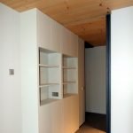 Qualitat i servei defineixen Fusteria de luxe Carpintería de lujo Ebenisteria Confer Andorra, que es caracteritza per un equip multidisciplinari i una oficina tècnica amb professionals de primera línia i anys d’experiència. Aquesta capacitat de treball permet fer realitat qualsevol disseny d’un arquitecte o interiorista a partir d’un simple esbós i, alhora, mantenir una interlocució amb el client que busca solucions per donar resposta a les necessitats funcionals d’un espai. Taller d’ebenisteria i fusteria de luxe i d’alta gamma. Som capaços de fer realitat un moble partint del plànol més detallat però també d’una idea mínima, un simple croquis, inspiració o element preexistent. En col·laboració amb arquitectes, interioristes i professionals del disseny, els nostres experts en fusta seleccionaran els materials i tècniques adequats perquè el moble adquireixi tot el seu potencial estètic i funcional i tingui un rendiment òptim en l’ús que se’n faci.