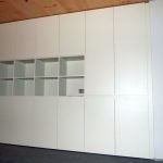 Fusteria Ebenisteria de Mobles a mida a Santa Coloma a Andorra la Vella. Som una Ebenisteria que fàbrica mobles a mida ubicada a Andorra, especialitzada en la fabricació del moble de disseny modern i contemporani fet a mida. ... Armari de portes batents, lacat blanc amb motllura sostre i tirador clàssic. ... Menjador a mida tot acabat amb laca blanca.