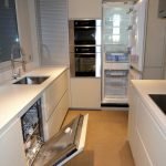 Qualitat i servei defineixen Fusteria de luxe Carpintería de lujo Ebenisteria Confer Andorra, que es caracteritza per un equip multidisciplinari i una oficina tècnica amb professionals de primera línia i anys d’experiència. Aquesta capacitat de treball permet fer realitat qualsevol disseny d’un arquitecte o interiorista a partir d’un simple esbós i, alhora, mantenir una interlocució amb el client que busca solucions per donar resposta a les necessitats funcionals d’un espai. Taller d’ebenisteria i fusteria de luxe i d’alta gamma. Som capaços de fer realitat un moble partint del plànol més detallat però també d’una idea mínima, un simple croquis, inspiració o element preexistent. En col·laboració amb arquitectes, interioristes i professionals del disseny, els nostres experts en fusta seleccionaran els materials i tècniques adequats perquè el moble adquireixi tot el seu potencial estètic i funcional i tingui un rendiment òptim en l’ús que se’n faci.