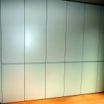 Qualitat i servei defineixen Fusteria de luxe Carpintería de lujo Ebenisteria Confer Andorra, que es caracteritza per un equip multidisciplinari i una oficina tècnica amb professionals de primera línia i anys d’experiència. Aquesta capacitat de treball permet fer realitat qualsevol disseny d’un arquitecte o interiorista a partir d’un simple esbós i, alhora, mantenir una interlocució amb el client que busca solucions per donar resposta a les necessitats funcionals d’un espai. Taller d’ebenisteria i fusteria de luxe i d’alta gamma. Som capaços de fer realitat un moble partint del plànol més detallat però també d’una idea mínima, un simple croquis, inspiració o element preexistent. En col·laboració amb arquitectes, interioristes i professionals del disseny, els nostres experts en fusta seleccionaran els materials i tècniques adequats perquè el moble adquireixi tot el seu potencial estètic i funcional i tingui un rendiment òptim en l’ús que se’n faci.