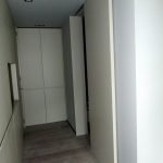 Qualitat i servei defineixen Fusteria de luxe Carpintería de lujo Ebenisteria Confer Andorra, que es caracteritza per un equip multidisciplinari i una oficina tècnica amb professionals de primera línia i anys d’experiència. Aquesta capacitat de treball permet fer realitat qualsevol disseny d’un arquitecte o interiorista a partir d’un simple esbós i, alhora, mantenir una interlocució amb el client que busca solucions per donar resposta a les necessitats funcionals d’un espai. Taller d’ebenisteria i fusteria de luxe i d’alta gamma. Som capaços de fer realitat un moble partint del plànol més detallat però també d’una idea mínima, un simple croquis, inspiració o element preexistent. En col·laboració amb arquitectes, interioristes i professionals del disseny, els nostres experts en fusta seleccionaran els materials i tècniques adequats perquè el moble adquireixi tot el seu potencial estètic i funcional i tingui un rendiment òptim en l’ús que se’n faci.