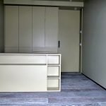 Qualitat i servei defineixen Fusteria de luxe Carpintería de lujo Ebenisteria Confer Andorra, que es caracteritza per un equip multidisciplinari i una oficina tècnica amb professionals de primera línia i anys d’experiència. Aquesta capacitat de treball permet fer realitat qualsevol disseny d’un arquitecte o interiorista a partir d’un simple esbós i, alhora, mantenir una interlocució amb el client que busca solucions per donar resposta a les necessitats funcionals d’un espai. Taller d’ebenisteria i fusteria de luxe i d’alta gamma. Som capaços de fer realitat un moble partint del plànol més detallat però també d’una idea mínima, un simple croquis, inspiració o element preexistent. En col·laboració amb arquitectes, interioristes i professionals del disseny, els nostres experts en fusta seleccionaran els materials i tècniques adequats perquè el moble adquireixi tot el seu potencial estètic i funcional i tingui un rendiment òptim en l’ús que se’n faci.