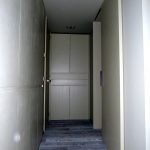 Qualitat i servei defineixen Fusteria de luxe Carpintería de lujo Ebenisteria Confer Andorra, que es caracteritza per un equip multidisciplinari i una oficina tècnica amb professionals de primera línia i anys d’experiència. Aquesta capacitat de treball permet fer realitat qualsevol disseny d’un arquitecte o interiorista a partir d’un simple esbós i, alhora, mantenir una interlocució amb el client que busca solucions per donar resposta a les necessitats funcionals d’un espai. Taller d’ebenisteria i fusteria de luxe i d’alta gamma. Som capaços de fer realitat un moble partint del plànol més detallat però també d’una idea mínima, un simple croquis, inspiració o element preexistent. En col·laboració amb arquitectes, interioristes i professionals del disseny, els nostres experts en fusta seleccionaran els materials i tècniques adequats perquè el moble adquireixi tot el seu potencial estètic i funcional i tingui un rendiment òptim en l’ús que se’n faci.