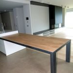 Qualitat i servei defineixen Fusteria de luxe Carpintería de lujo Ebenisteria Confer Andorra, que es caracteritza per un equip multidisciplinari i una oficina tècnica amb professionals de primera línia i anys d’experiència. Aquesta capacitat de treball permet fer realitat qualsevol disseny d’un arquitecte o interiorista a partir d’un simple esbós i, alhora, mantenir una interlocució amb el client que busca solucions per donar resposta a les necessitats funcionals d’un espai. Taller d’ebenisteria i fusteria de luxe i d’alta gamma. Som capaços de fer realitat un moble partint del plànol més detallat però també d’una idea mínima, un simple croquis, inspiració o element preexistent. En col·laboració amb arquitectes, interioristes i professionals del disseny, els nostres experts en fusta seleccionaran els materials i tècniques adequats perquè el moble adquireixi tot el seu potencial estètic i funcional i tingui un rendiment òptim en l’ús que se’n faci.