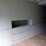 Qualitat i servei defineixen Fusteria de luxe Carpintería de lujo Ebenisteria Confer Andorra, que es caracteritza per un equip multidisciplinari i una oficina tècnica amb professionals de primera línia i anys d’experiència. Aquesta capacitat de treball permet fer realitat qualsevol disseny d’un arquitecte o interiorista a partir d’un simple esbós i, alhora, mantenir una interlocució amb el client que busca solucions per donar resposta a les necessitats funcionals d’un espai. Taller d’ebenisteria i fusteria de luxe i d’alta gamma. Som capaços de fer realitat un moble partint del plànol més detallat però també d’una idea mínima, un simple croquis, inspiració o element preexistent. En col·laboració amb arquitectes, interioristes i professionals del disseny, els nostres experts en fusta seleccionaran els materials i tècniques adequats perquè el moble adquireixi tot el seu potencial estètic i funcional i tingui un rendiment òptim en l’ús que se’n faci.