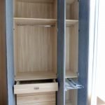 Qualitat i servei defineixen Fusteria de luxe Carpintería de lujo Ebenisteria Confer Andorra, que es caracteritza per un equip multidisciplinari i una oficina tècnica amb professionals de primera línia i anys d’experiència. Aquesta capacitat de treball permet fer realitat qualsevol disseny d’un arquitecte o interiorista a partir d’un simple esbós i, alhora, mantenir una interlocució amb el client que busca solucions per donar resposta a les necessitats funcionals d’un espai. Taller d’ebenisteria i fusteria de luxe i d’alta gamma. Som capaços de fer realitat un moble partint del plànol més detallat però també d’una idea mínima, un simple croquis, inspiració o element preexistent. En col·laboració amb arquitectes, interioristes i professionals del disseny, els nostres experts en fusta seleccionaran els materials i tècniques adequats perquè el moble adquireixi tot el seu potencial estètic i funcional i tingui un rendiment òptim en l’ús que se’n faci.